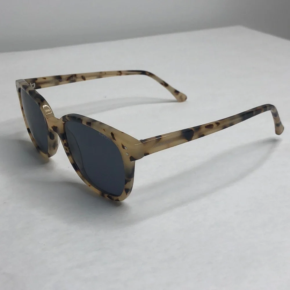 NEW KOMONO Renee Ivory Demi sunglasses (NWT) Cream Brown Tortoise